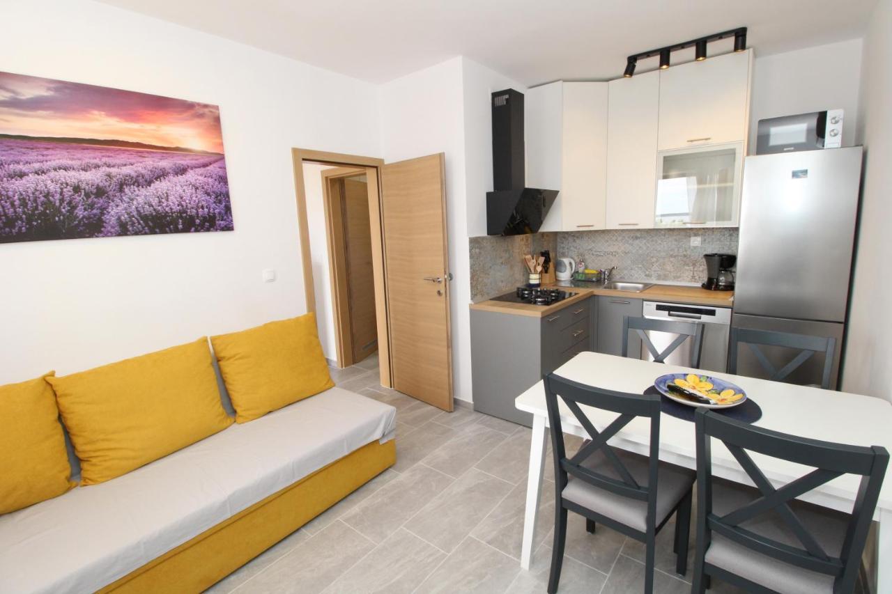 Apartments By The Sea Mandre, Pag - 6284 Kolan Εξωτερικό φωτογραφία