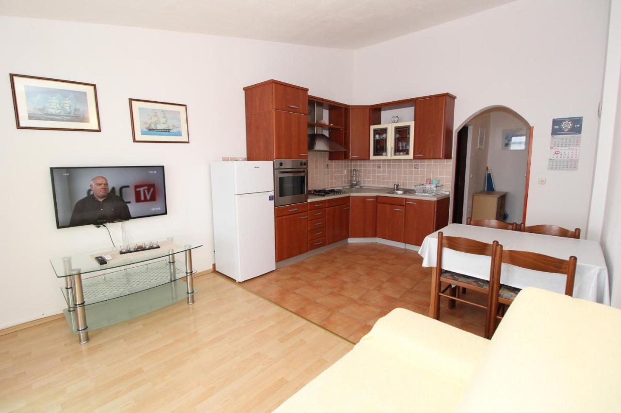 Apartments By The Sea Mandre, Pag - 6284 Kolan Εξωτερικό φωτογραφία