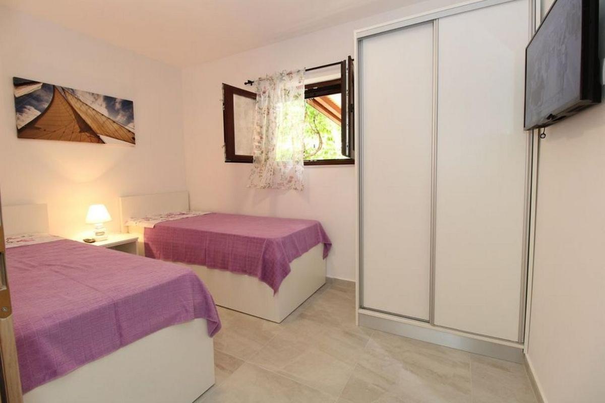 Apartments By The Sea Mandre, Pag - 6284 Kolan Δωμάτιο φωτογραφία